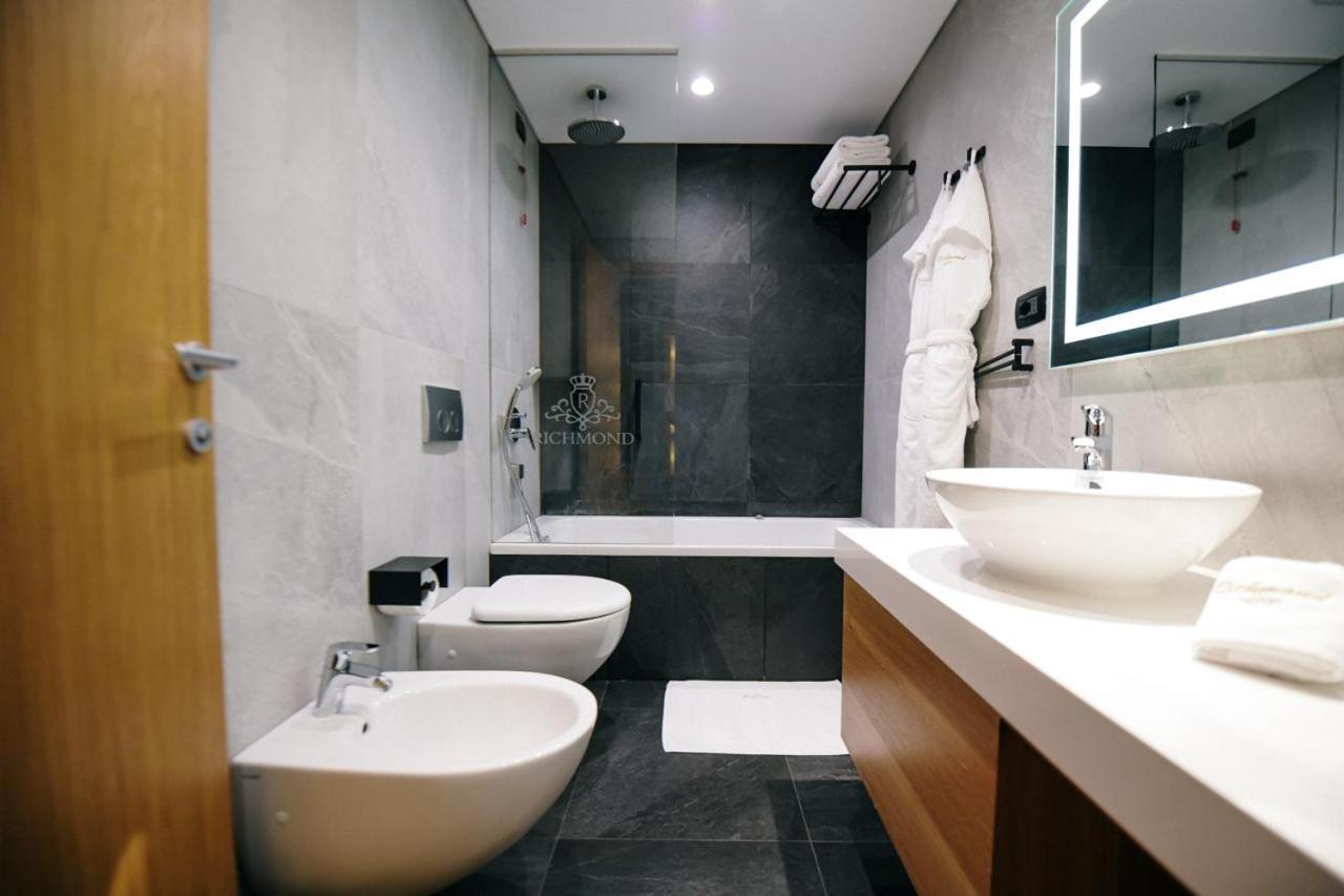 Richmond Hotel 코르처 외부 사진