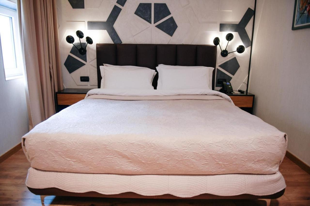 Richmond Hotel 코르처 외부 사진