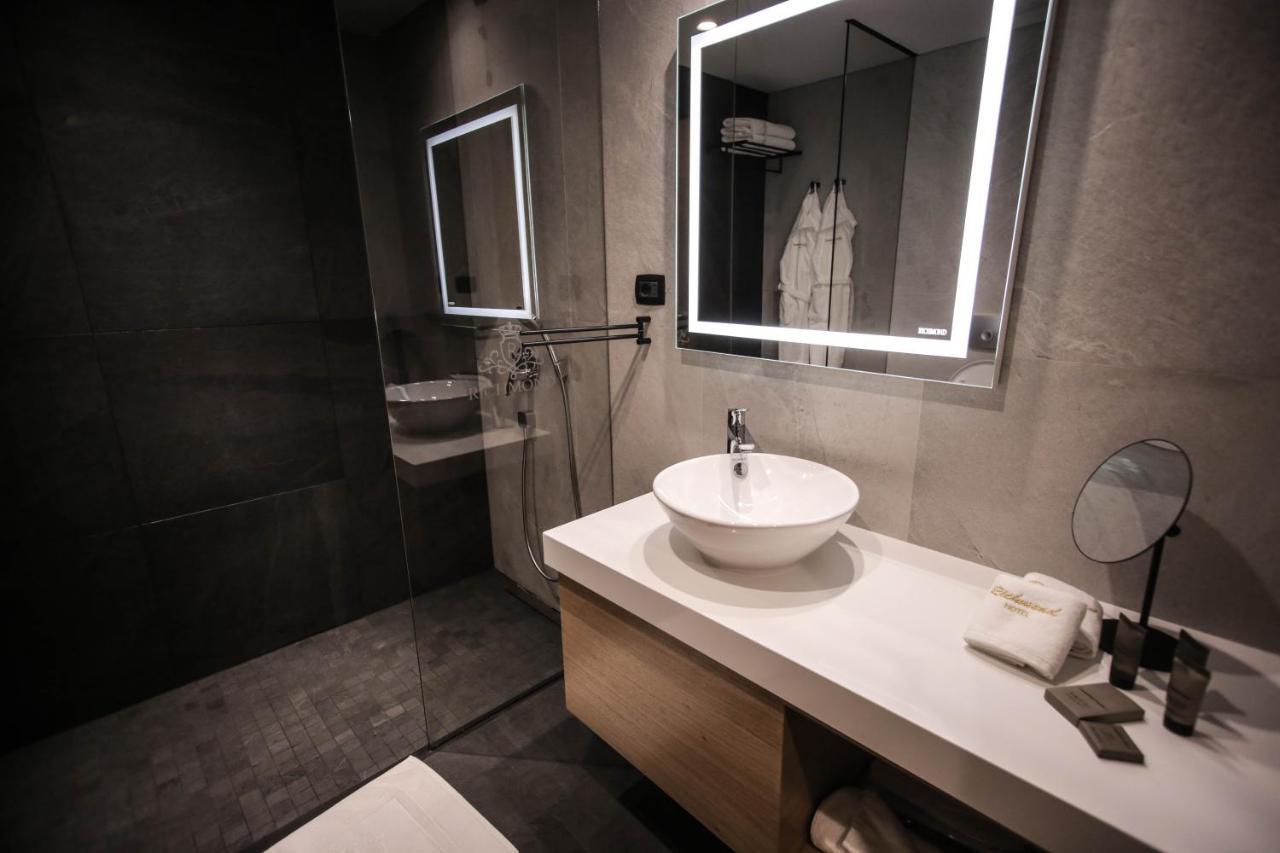 Richmond Hotel 코르처 외부 사진